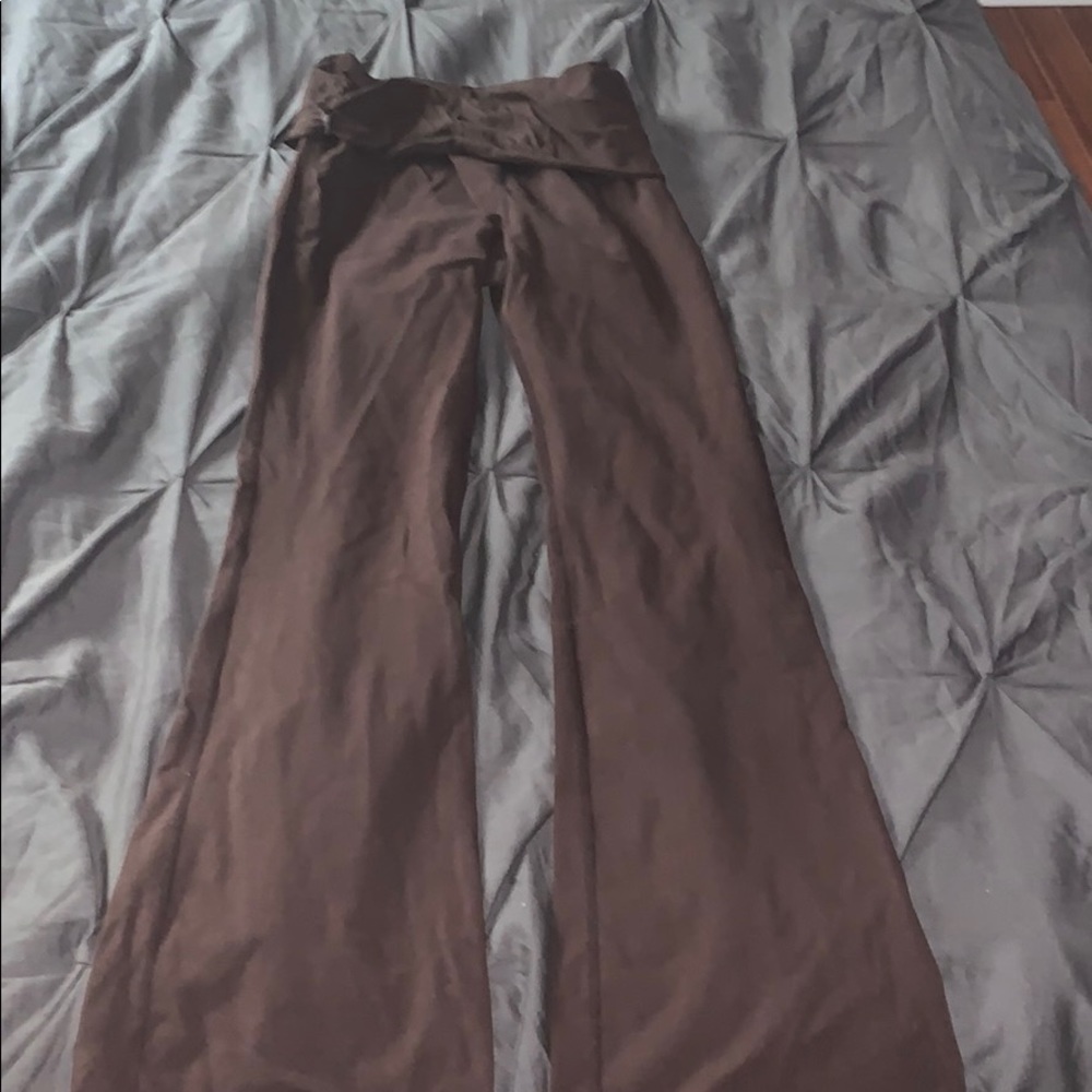 Lucy flare yoga pants